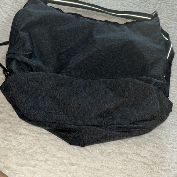 Lululemon Go-Go-Go Tote - Picture 8 of 16